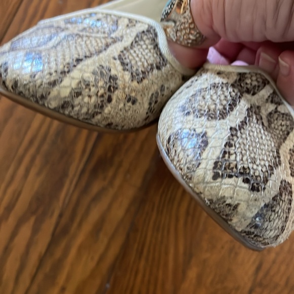 Shoes - Picture 5 of 7